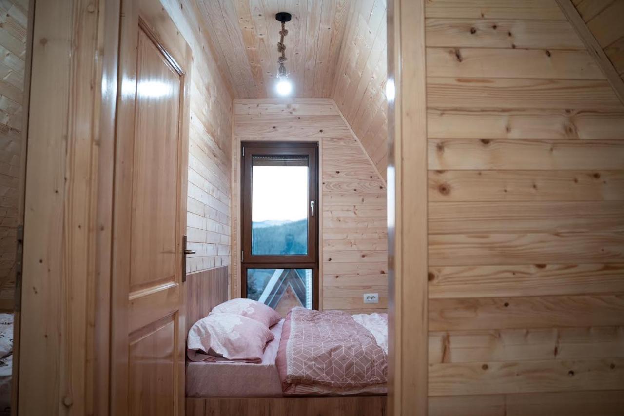 Villa Route Rugove Pejë Esterno foto