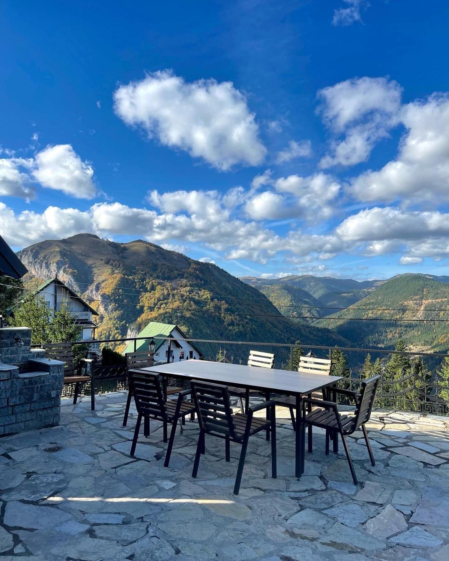 Villa Route Rugove Pejë Esterno foto