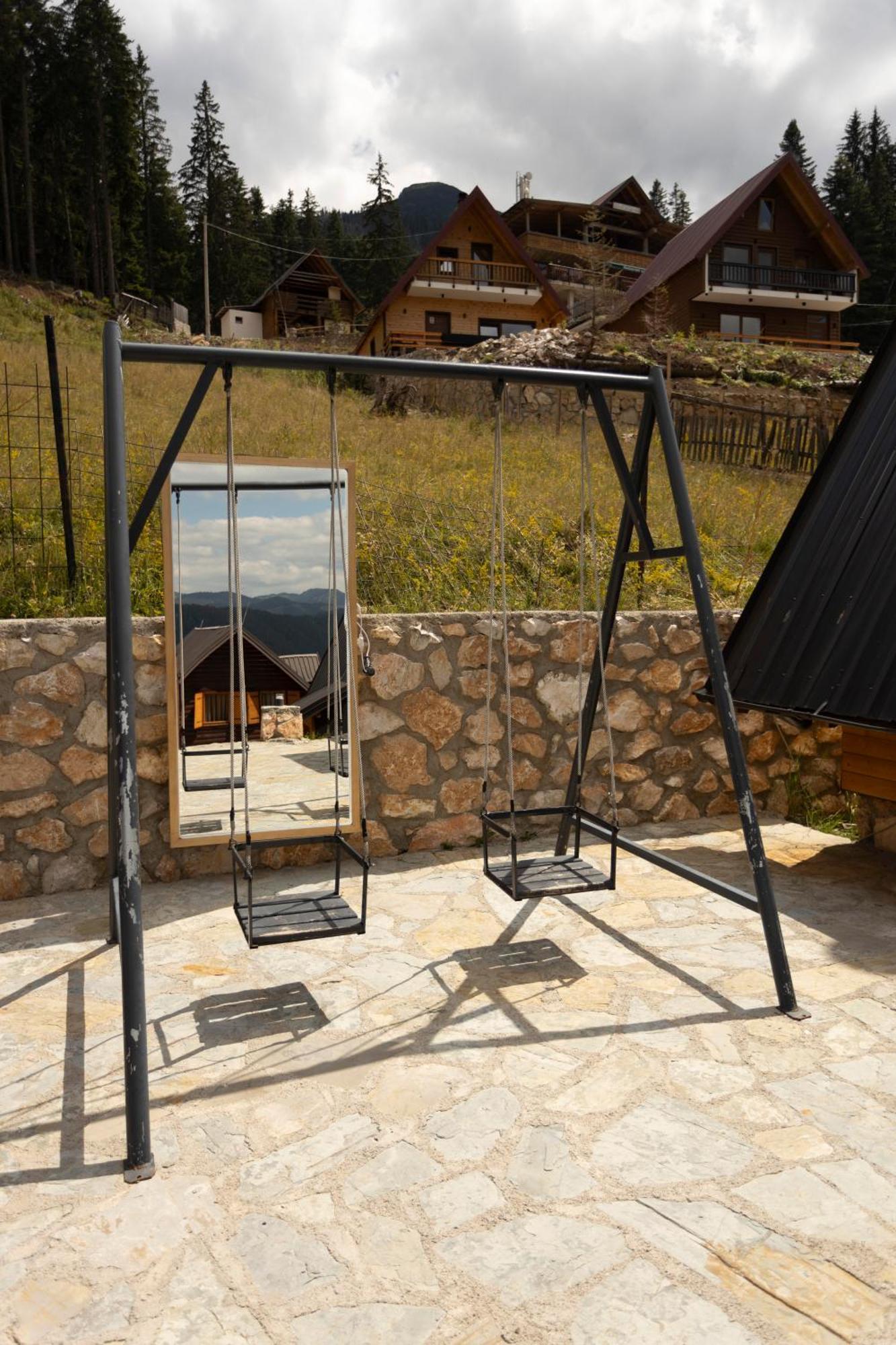 Villa Route Rugove Pejë Esterno foto