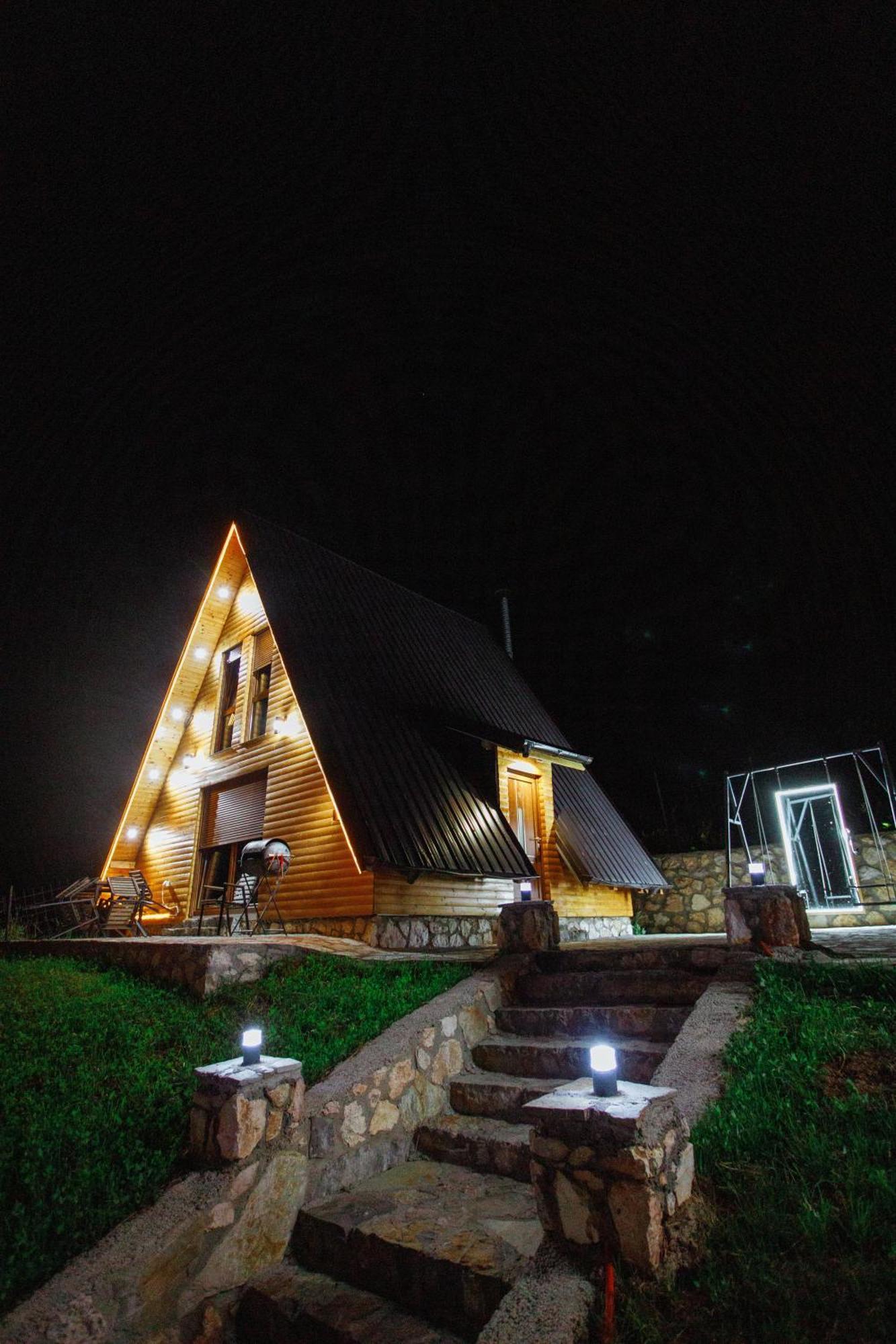 Villa Route Rugove Pejë Esterno foto