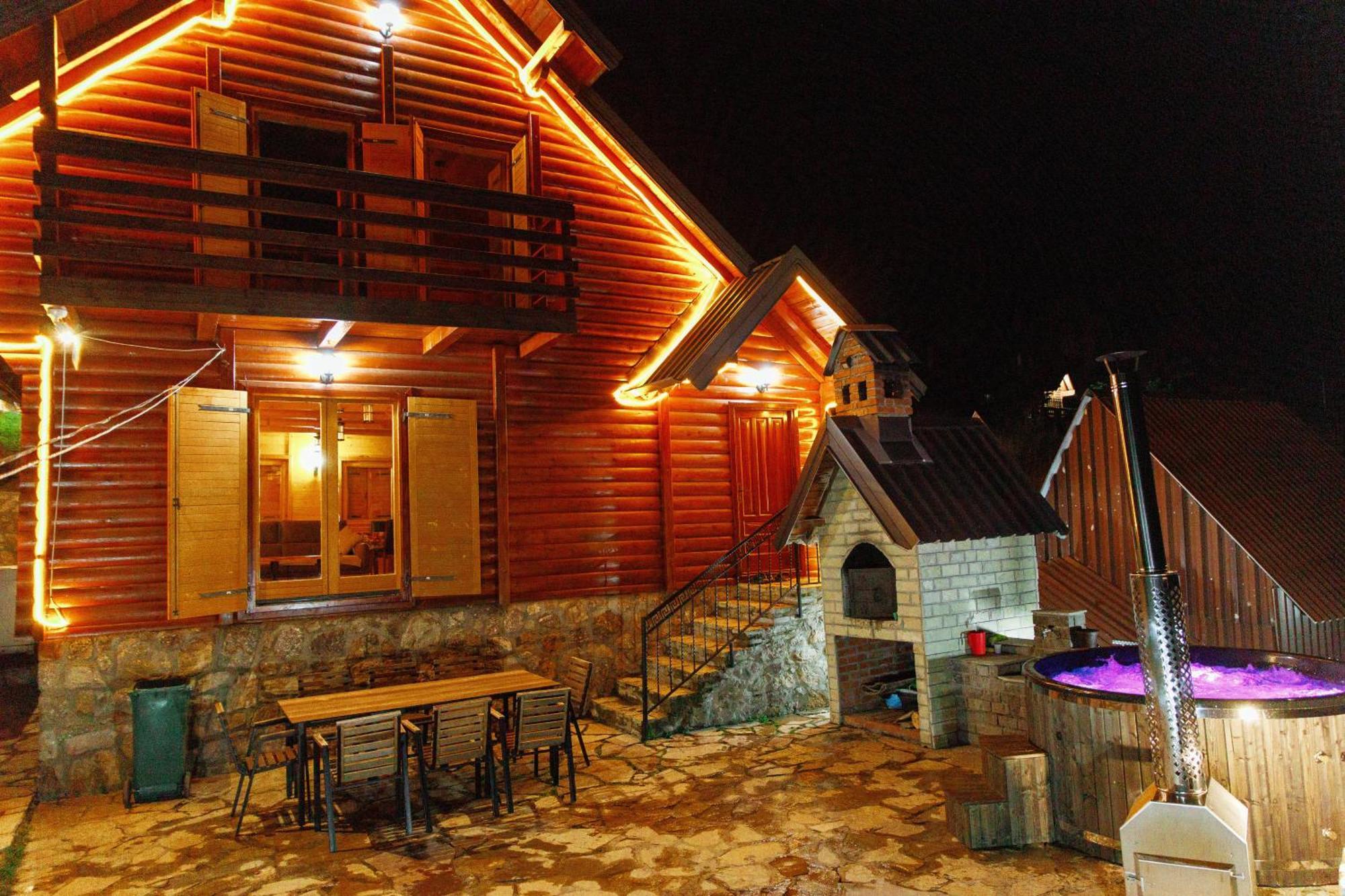 Villa Route Rugove Pejë Esterno foto