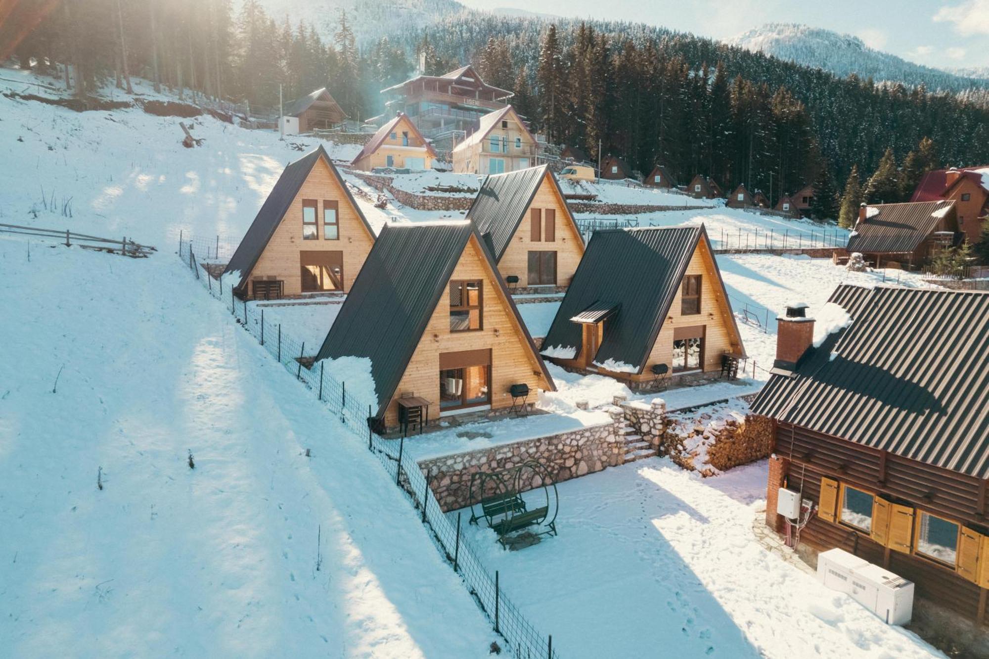 Villa Route Rugove Pejë Esterno foto
